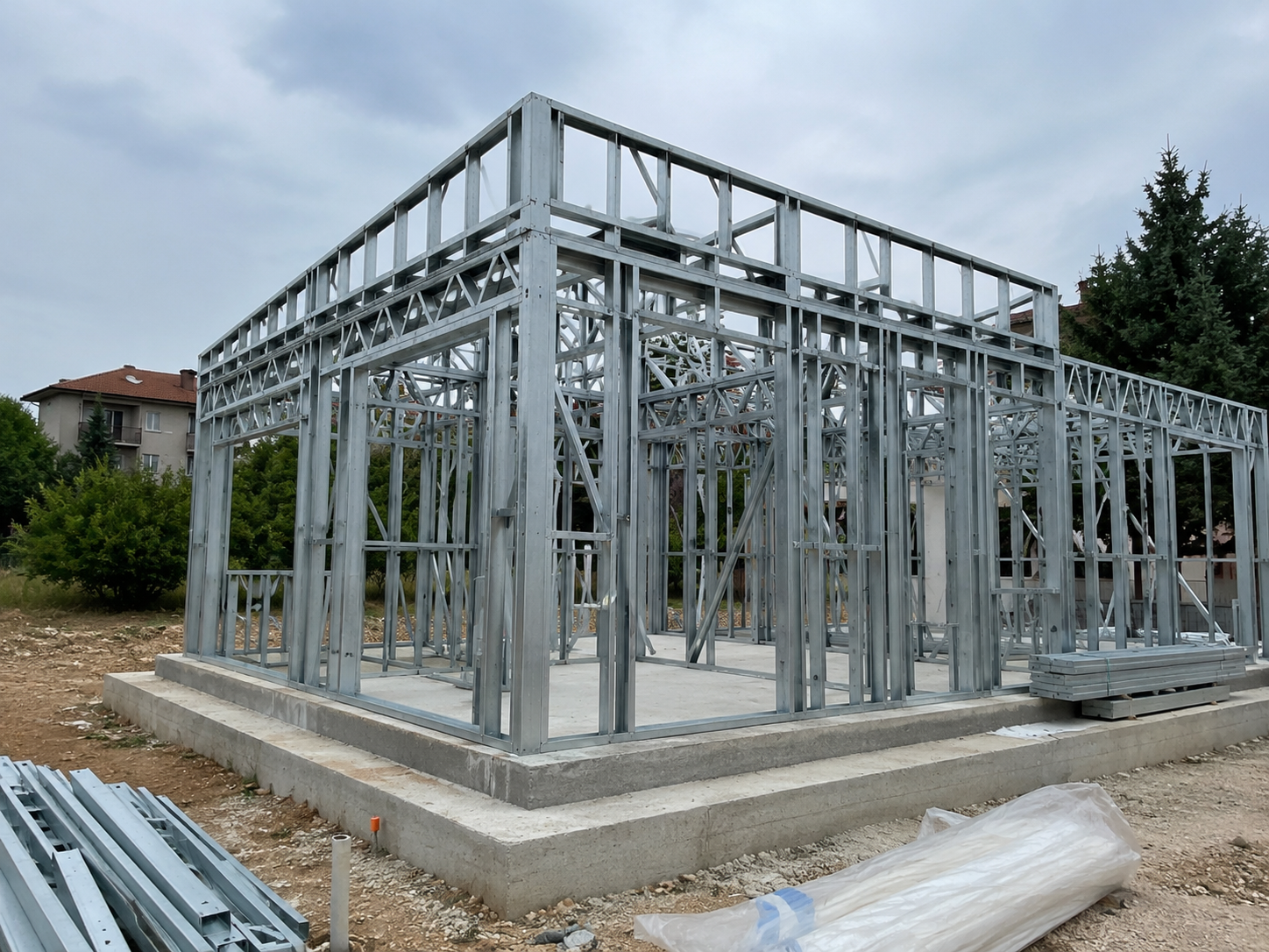 Galvanizli hafif çelik karkas ve saha montajı